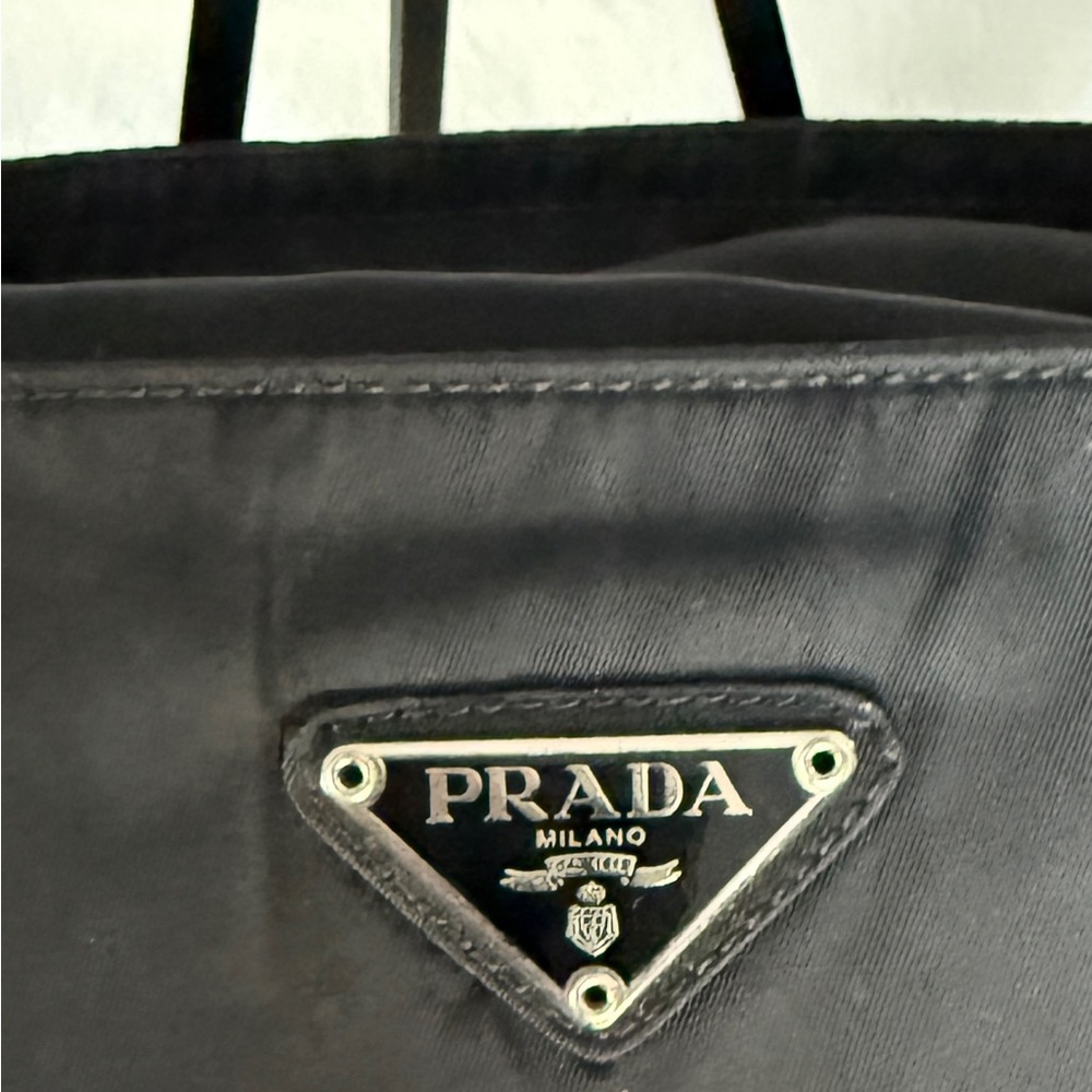Authentic Vintage Prada Tessuto City Black Nylon Shoulder Bag w dust bag - Picture 2 of 10